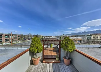 The Loft on Center hotel thumbnail 5