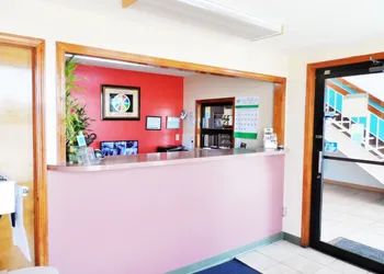 Courtesy Inn hotel thumbnail 4