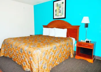 Courtesy Inn hotel thumbnail 8