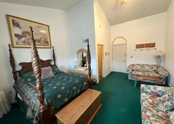 Maria's Garden and Inn hotel thumbnail 4