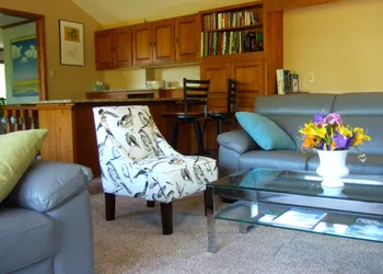 Loya's Little House Bed & Breakfast hotel thumbnail 5
