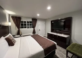 Relax Inn Motel hotel thumbnail 7