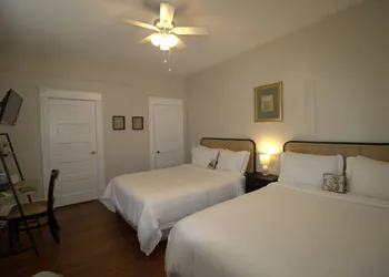 Southern Wind Inn Bed & Breakfast hotel thumbnail 6