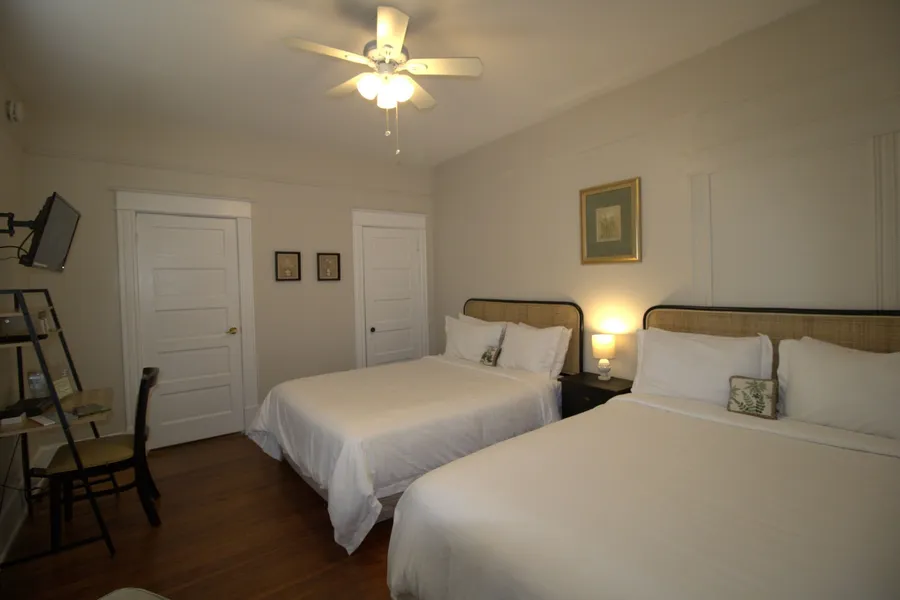 Southern Wind Inn Bed & Breakfast hotel detail image 6