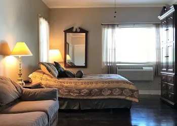 Beachcomber Inn hotel thumbnail 4