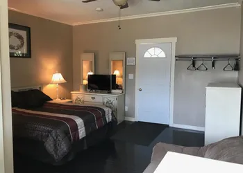 Beachcomber Inn hotel thumbnail 6