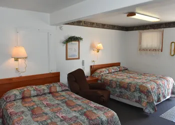 Royals Inn Motel hotel thumbnail 2