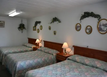 Royals Inn Motel hotel thumbnail 4