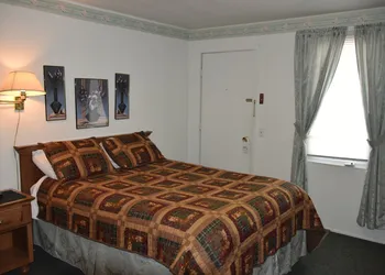 Royals Inn Motel hotel thumbnail 8