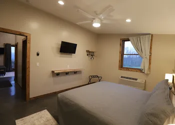 Lakeside Resort hotel thumbnail 8