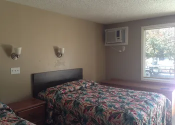 Oasis Motel hotel thumbnail 4