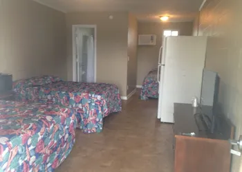 Oasis Motel hotel thumbnail 5