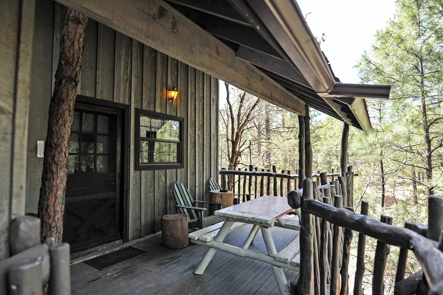 Bear Creek Motel And Cabins hotel detail image 2