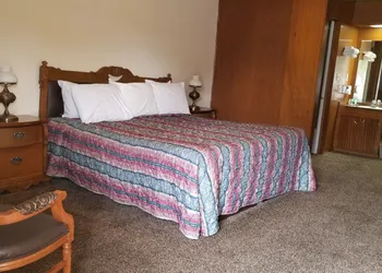 Plaza Motel hotel thumbnail 6