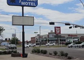 Blue Spruce Motel hotel thumbnail 4