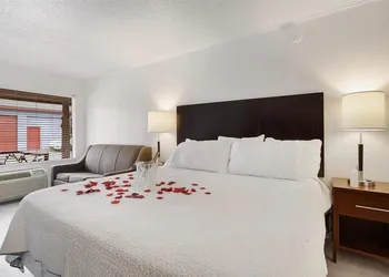 HighPort INN hotel thumbnail 7