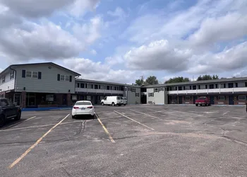 Regency Inn and Suites hotel thumbnail 6