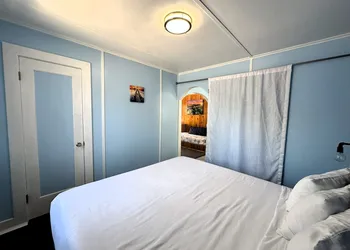 The Anchorage Motel hotel thumbnail 8