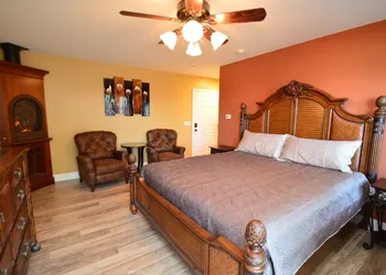 Waters Edge B&B Resort hotel thumbnail 6