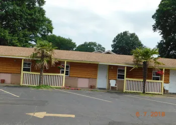 Little Shamrock Motel A1 hotel thumbnail 4