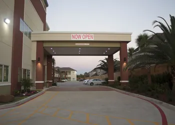 Grand Villa Inn & Suites Chinatown hotel thumbnail 2