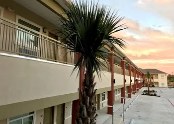 Grand Villa Inn & Suites Chinatown hotel thumbnail 4