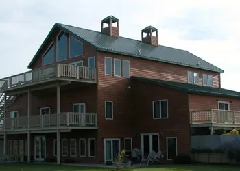 ReWild Ranch hotel thumbnail 3