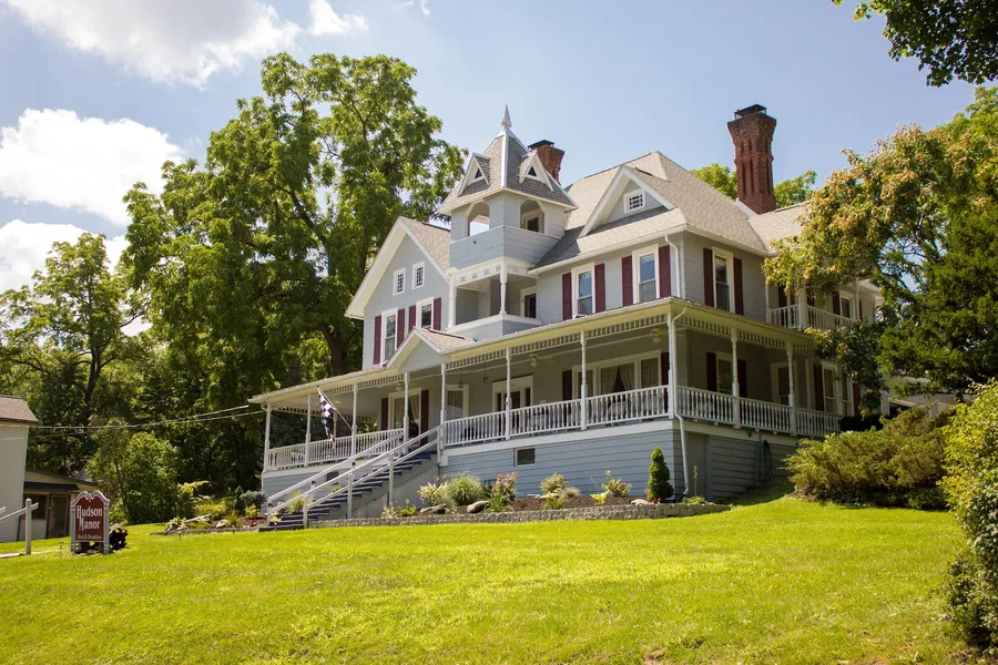 Hudson Manor Bed and Breakfast hotel detail image 6