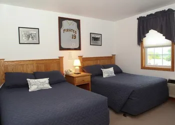 Champion Lakes Golf Resort hotel thumbnail 5