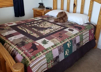 Wolf Den Log Cabin Motel and RV Park hotel thumbnail 5
