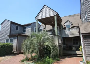 Courtyard Villas on Silver Lake Harbor hotel thumbnail 8