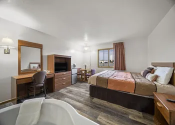 Executive Inn Cass City hotel thumbnail 8
