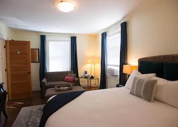 The Roadhouse Inn hotel thumbnail 4