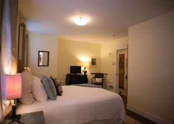 The Roadhouse Inn hotel thumbnail 8