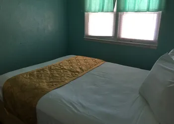 Harbor Mist Family Motel hotel thumbnail 3