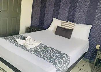 Hotel Y Suites Bausan hotel thumbnail 2