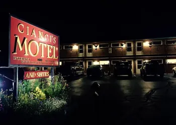 Cianci's Motel and Suites hotel thumbnail 2