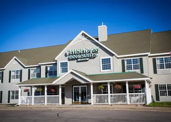 Chisholm Inn & Suites hotel thumbnail 3