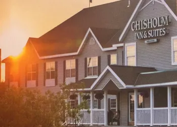 Chisholm Inn & Suites hotel thumbnail 4