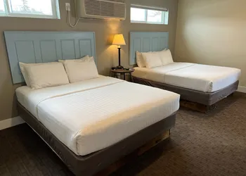Julie's Park Cafe and Motel hotel thumbnail 7