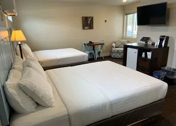 Julie's Park Cafe and Motel hotel thumbnail 8