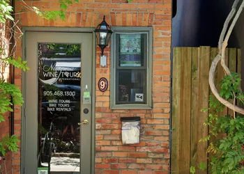 Vine Village Apartments hotel thumbnail 3