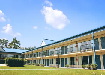 Residence Hub Inn & Suites hotel thumbnail 2