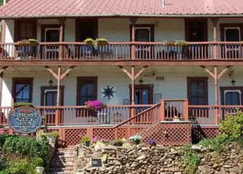 Ghost City Inn hotel thumbnail 2