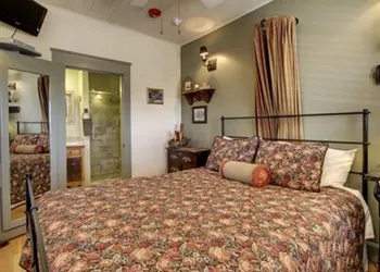 Ghost City Inn hotel thumbnail 8