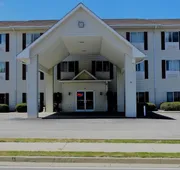 Oak Tree Inn & Suites hotel detail image 3