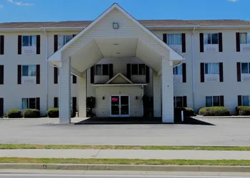 Oak Tree Inn & Suites hotel thumbnail 3
