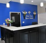 Oak Tree Inn & Suites hotel detail image 4