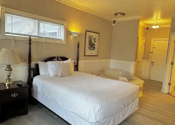 The Blue Heron Inn hotel thumbnail 3