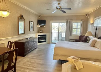 The Blue Heron Inn hotel thumbnail 6